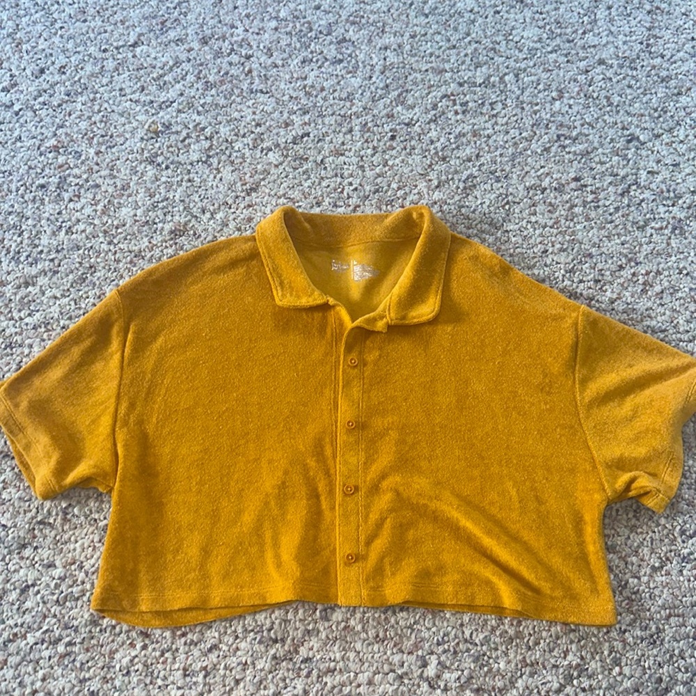 kohls: Large, mustard yellow/orange button up, crop top tee